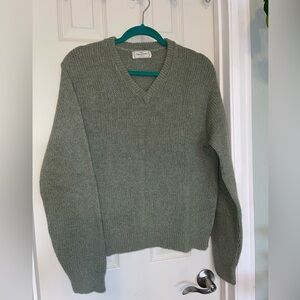 100% Imported Wool 2 Ply Vintage Medium Sage Green Pullover Sweater